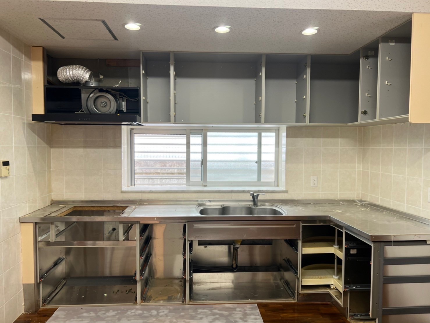 金属系キッチンの特徴と魅力を解説